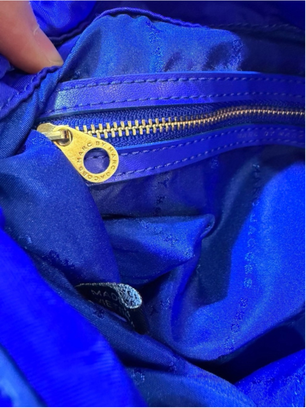 Marc Jacobs Blue Nylon Shoulder Bag Tote Gold Hardware ID Tag flaw - Picture 12 of 13